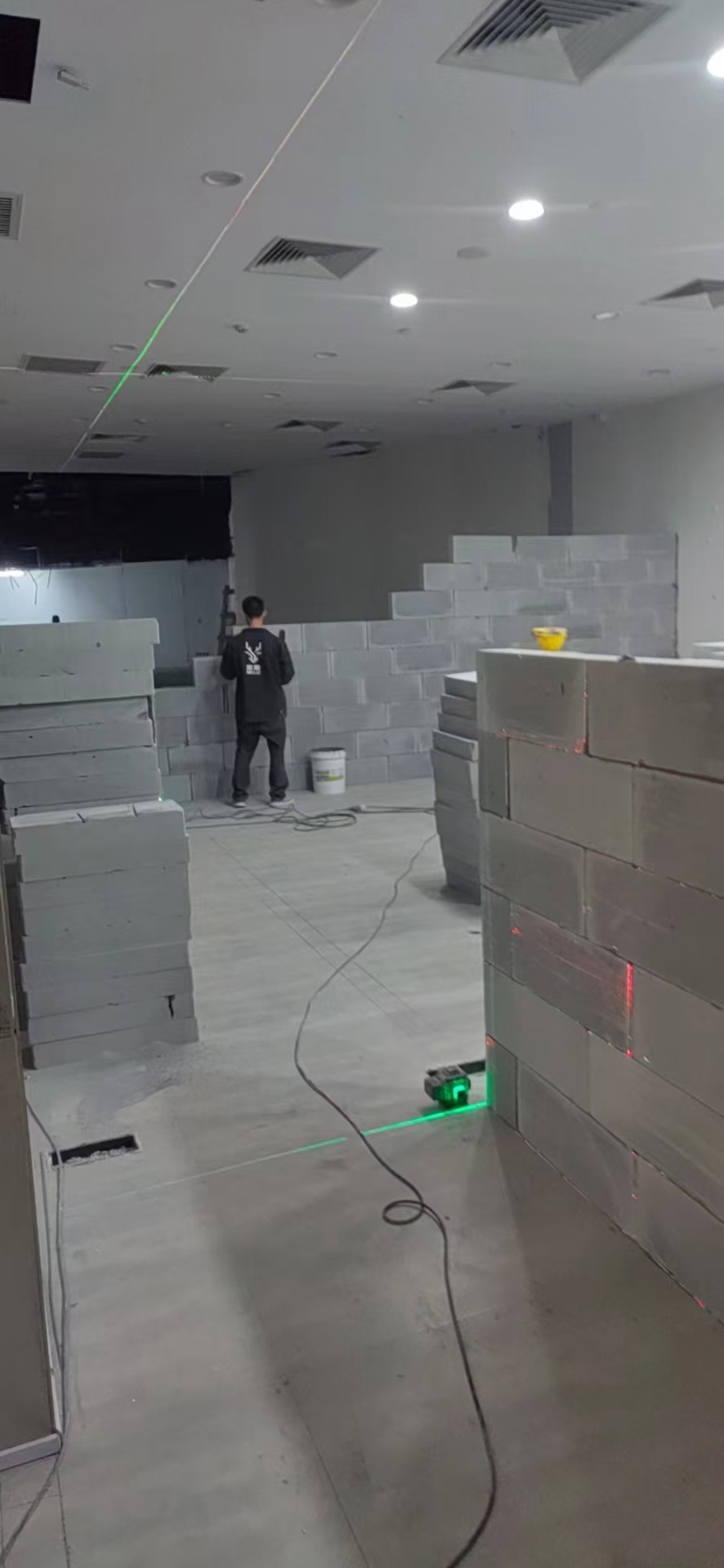 办公楼轻质砖隔墙现场